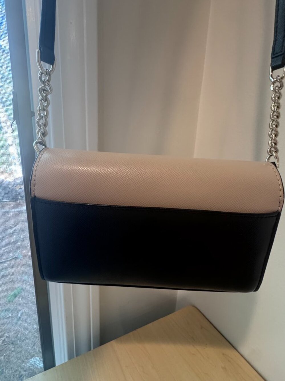 Kate Spade Staci Small Flap Crossbody – Beige & Black – Saffiano Leather 🔥 - Picture 4 of 13
